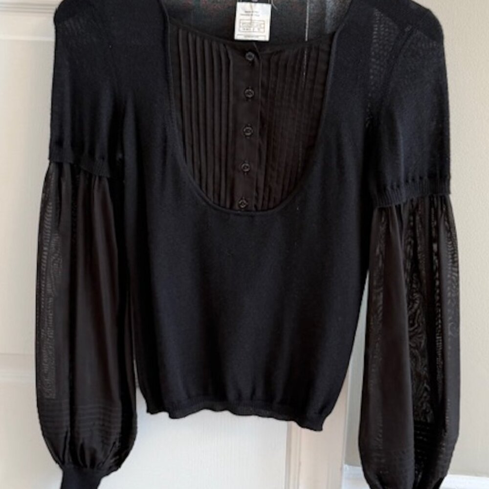 CHANEL Sweater 100% Authentic - Picture 4 of 16